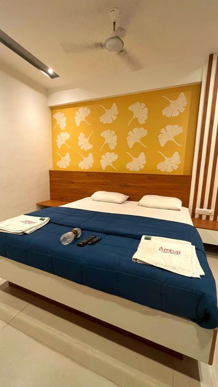 Hotel Ambai Executive Tuljapur Extérieur photo