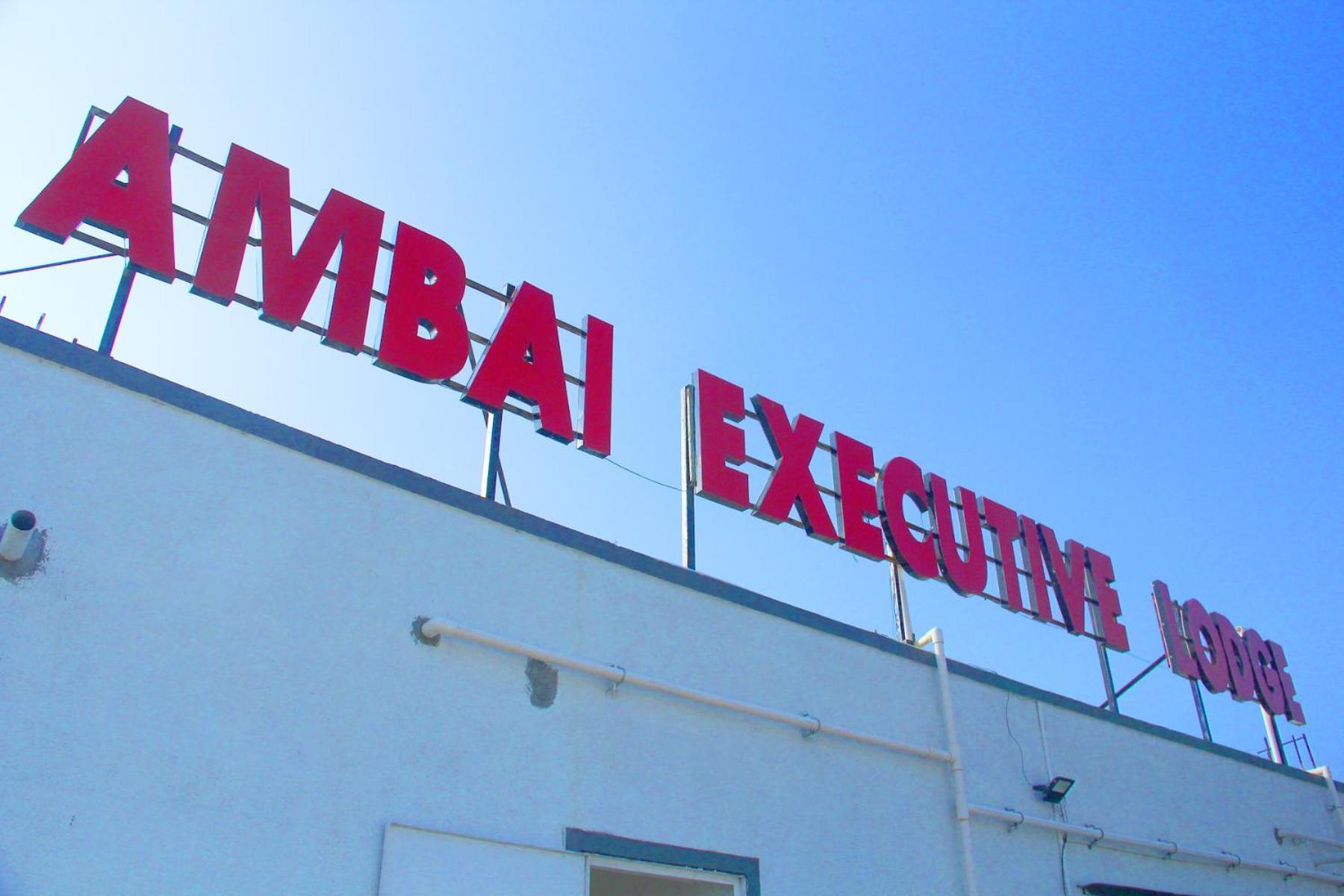 Hotel Ambai Executive Tuljapur Extérieur photo