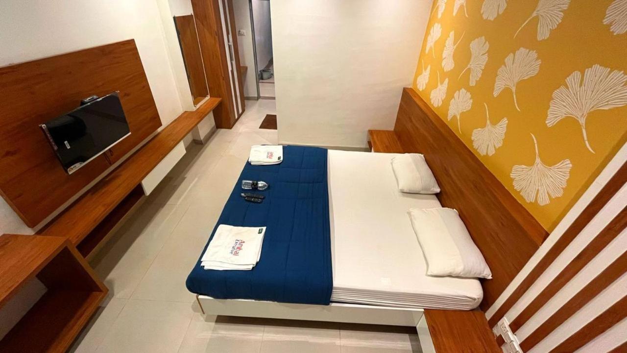 Hotel Ambai Executive Tuljapur Extérieur photo